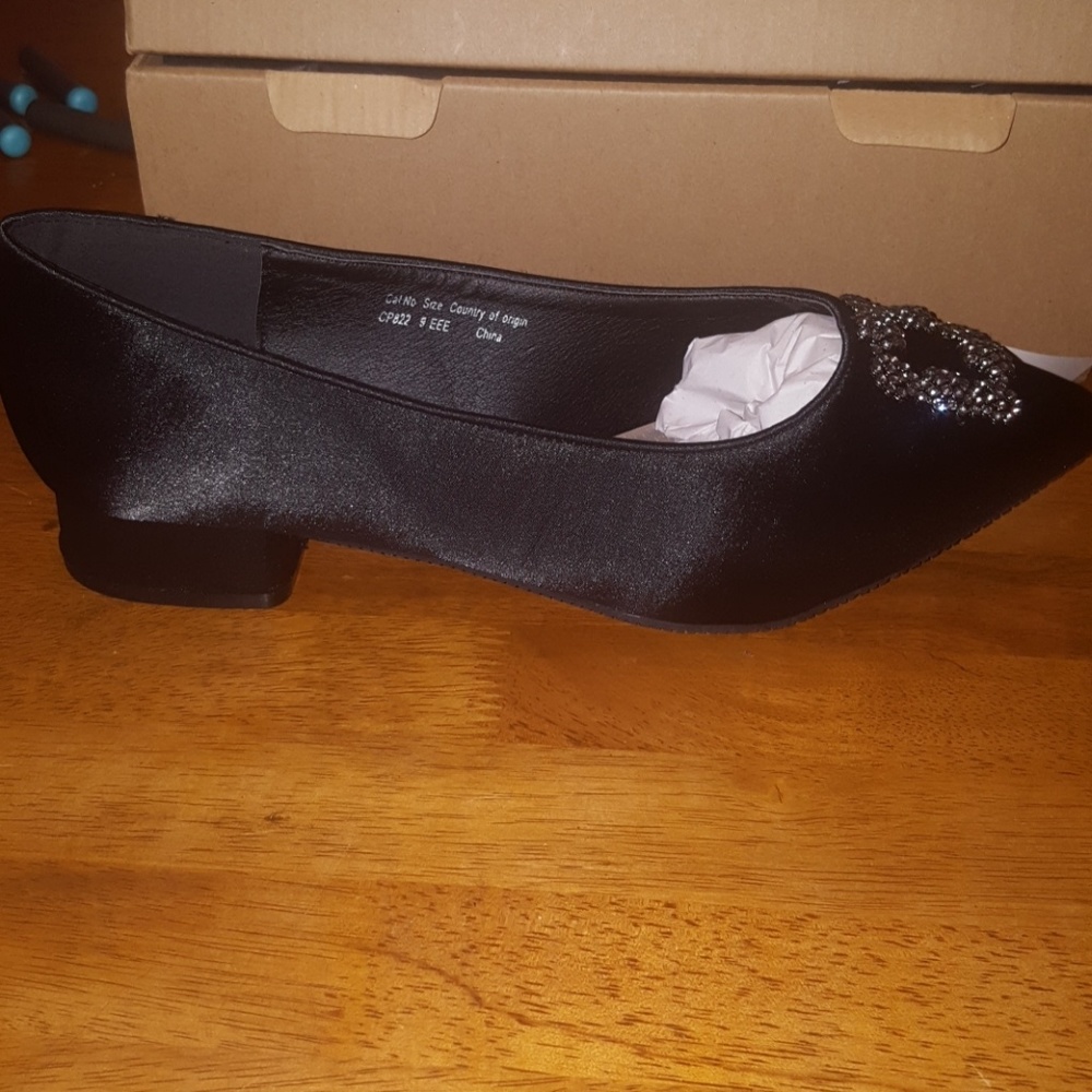 Kitten heels
